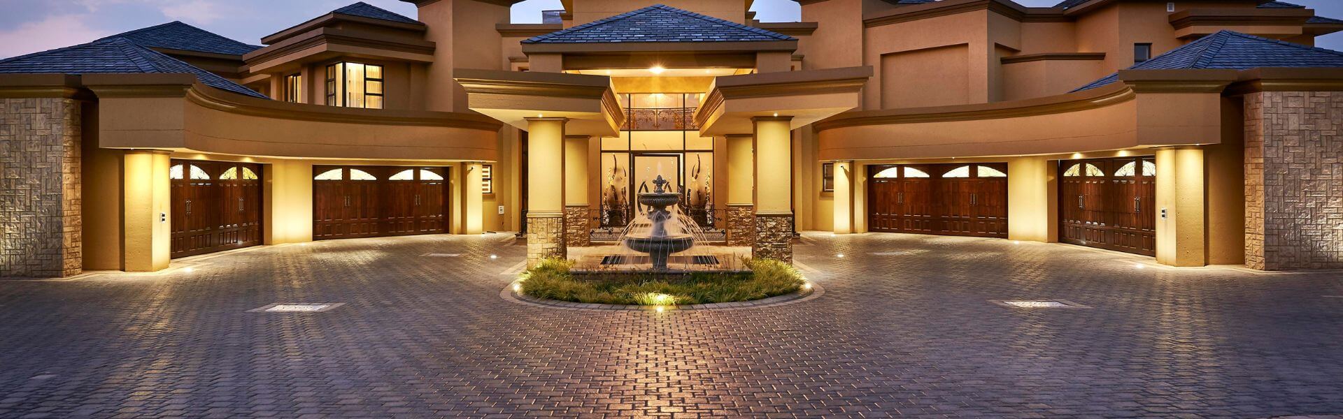 Creative Stone Products in South Africa: The Complete Guide for Home & Construction Projects | The Creative Stone 19 Charcoal cobble driveway paving installed on large residential forecourt – Creative Stone South Africa